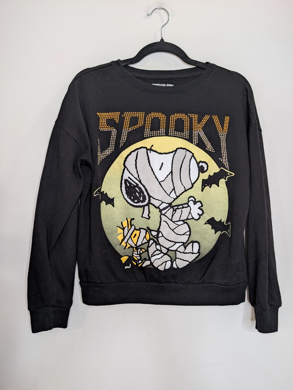 Peanuts Snoopy Mummy Halloween Black Graphic Sweatshirt Size Small - Picture 2 of 4